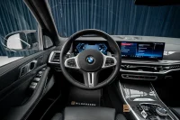 BMW X7 M60i xDrive M Sport Pro Executive SkyLounge B&W 390kW thumbnail