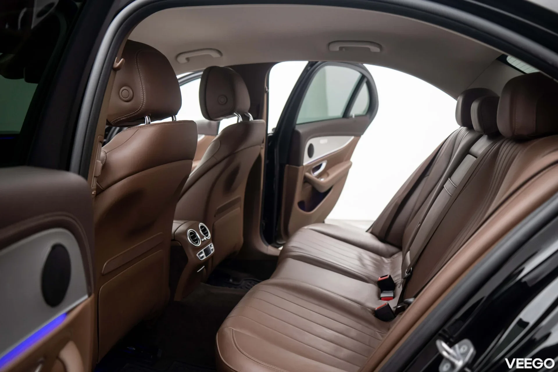 Mercedes-Benz E350 e AMG PHEV 2.0 210kW