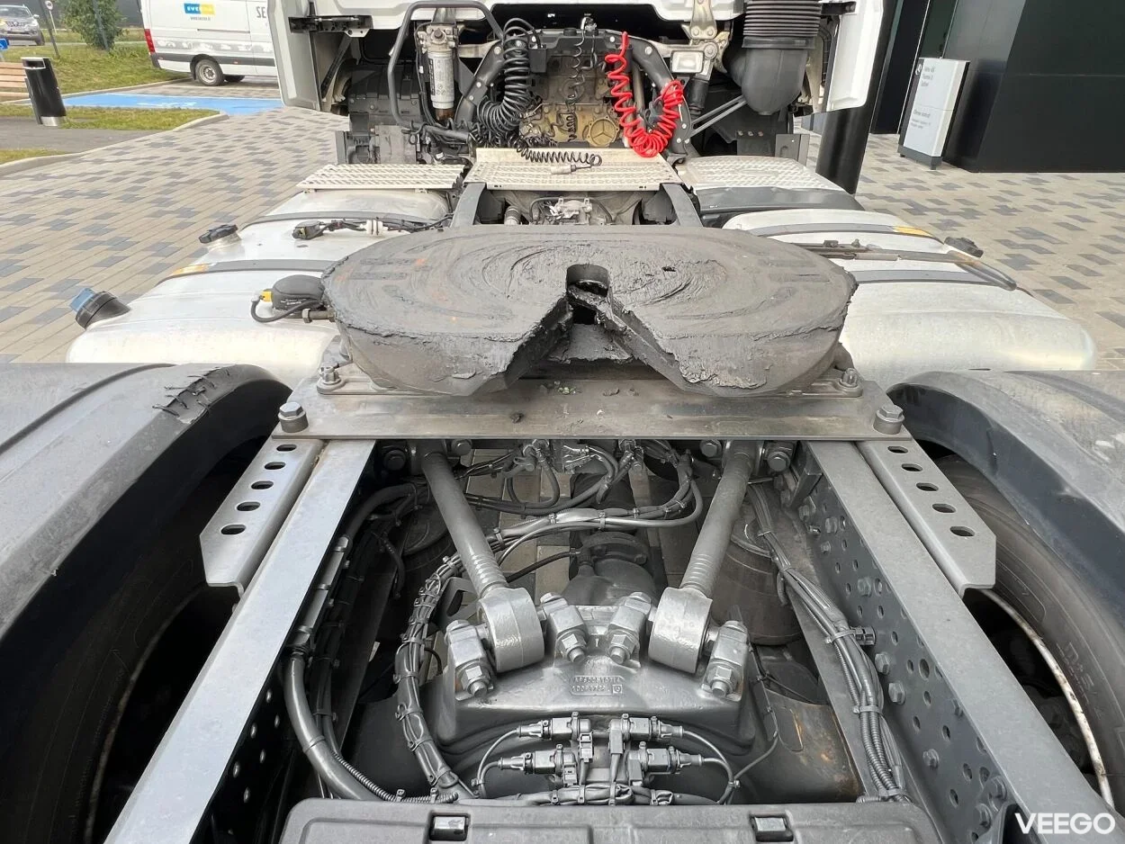 Mercedes-Benz Actros 1845LS BigSpace 12.8 330kW