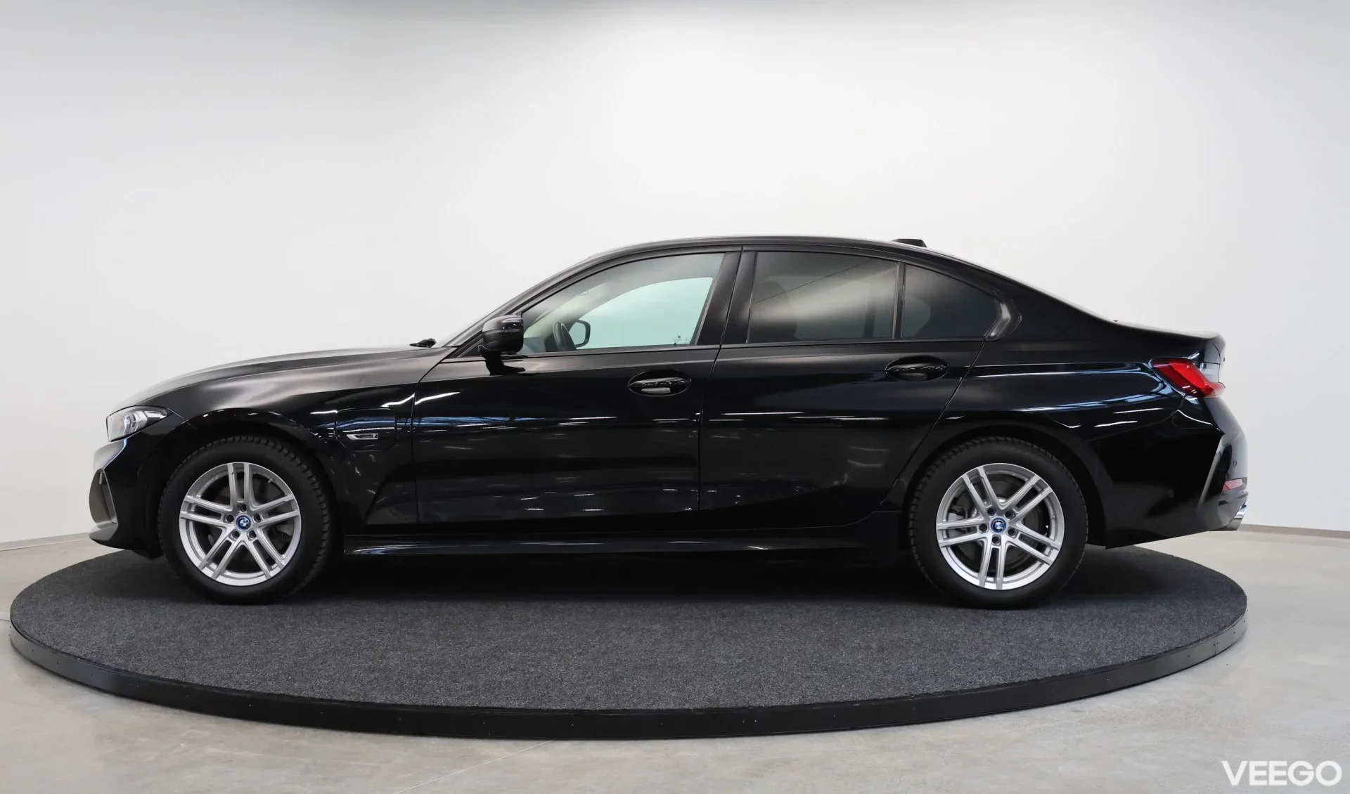BMW 330 e xDrive LCI 2 215kW