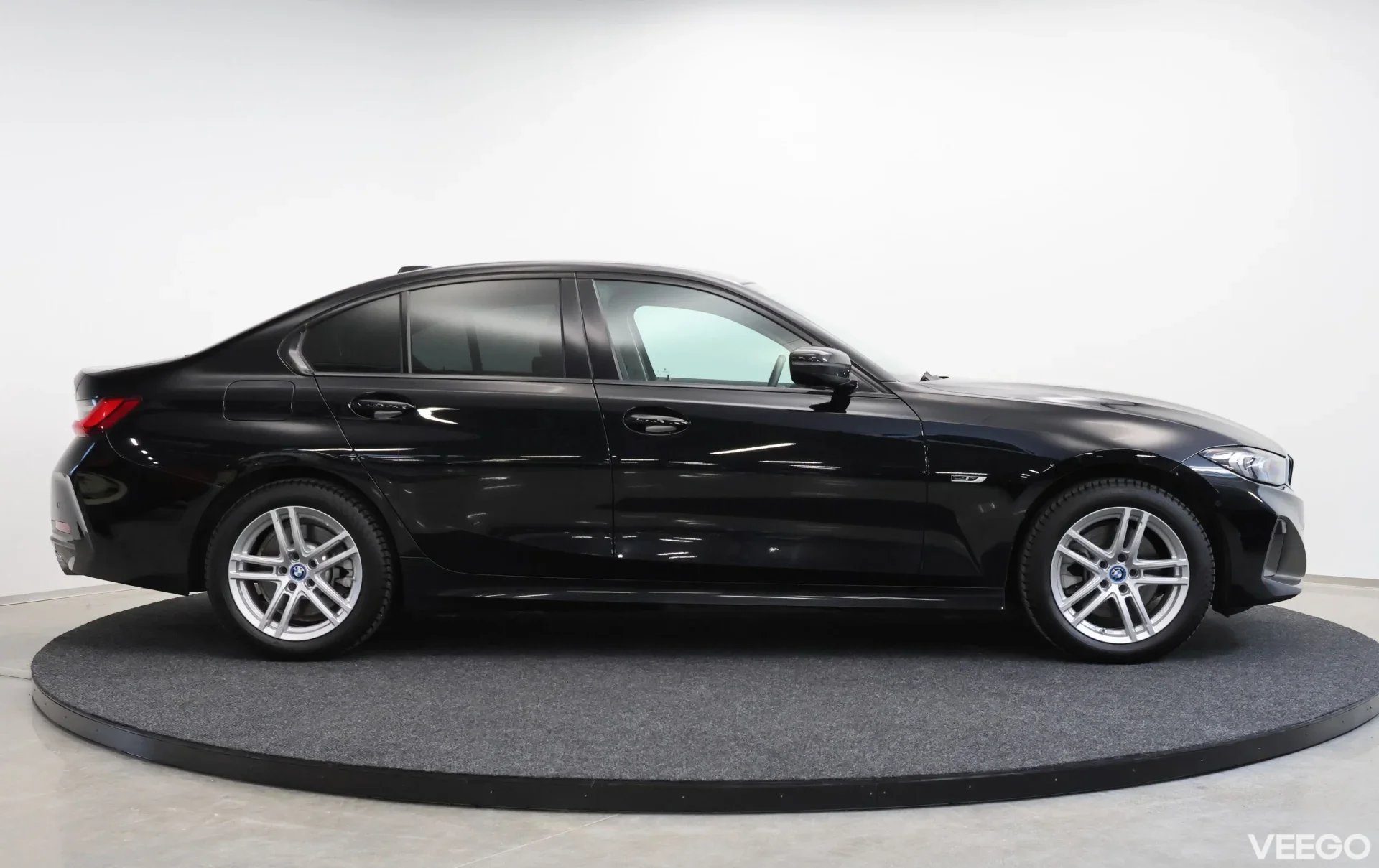 BMW 330 e xDrive LCI 2 215kW