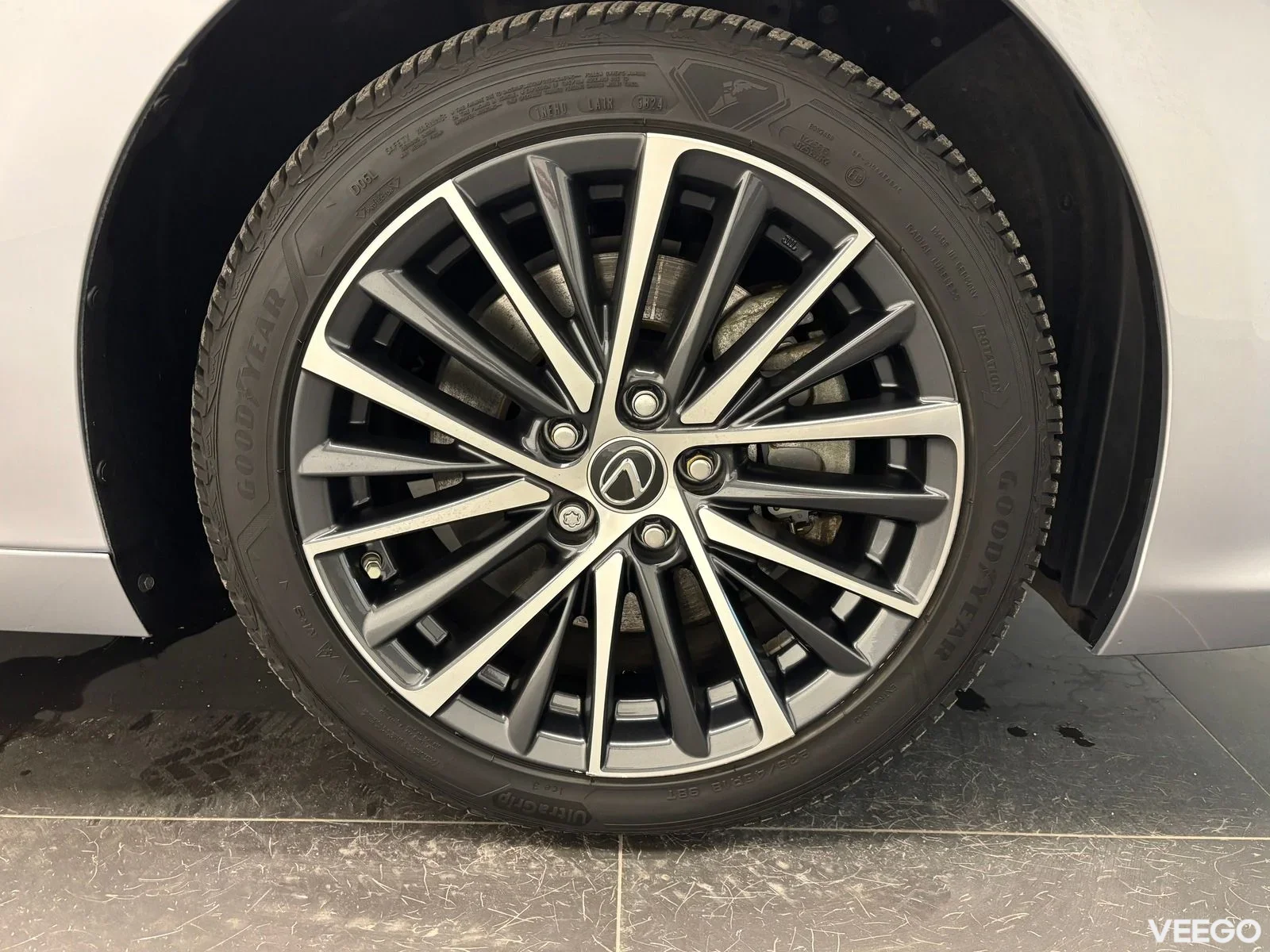 Lexus ES 300h - 131kW