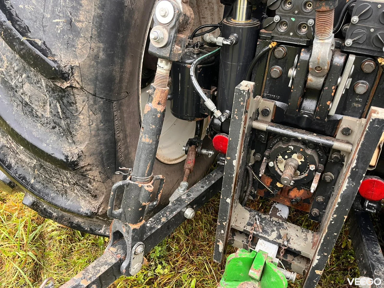 New Holland T8.330 235kW