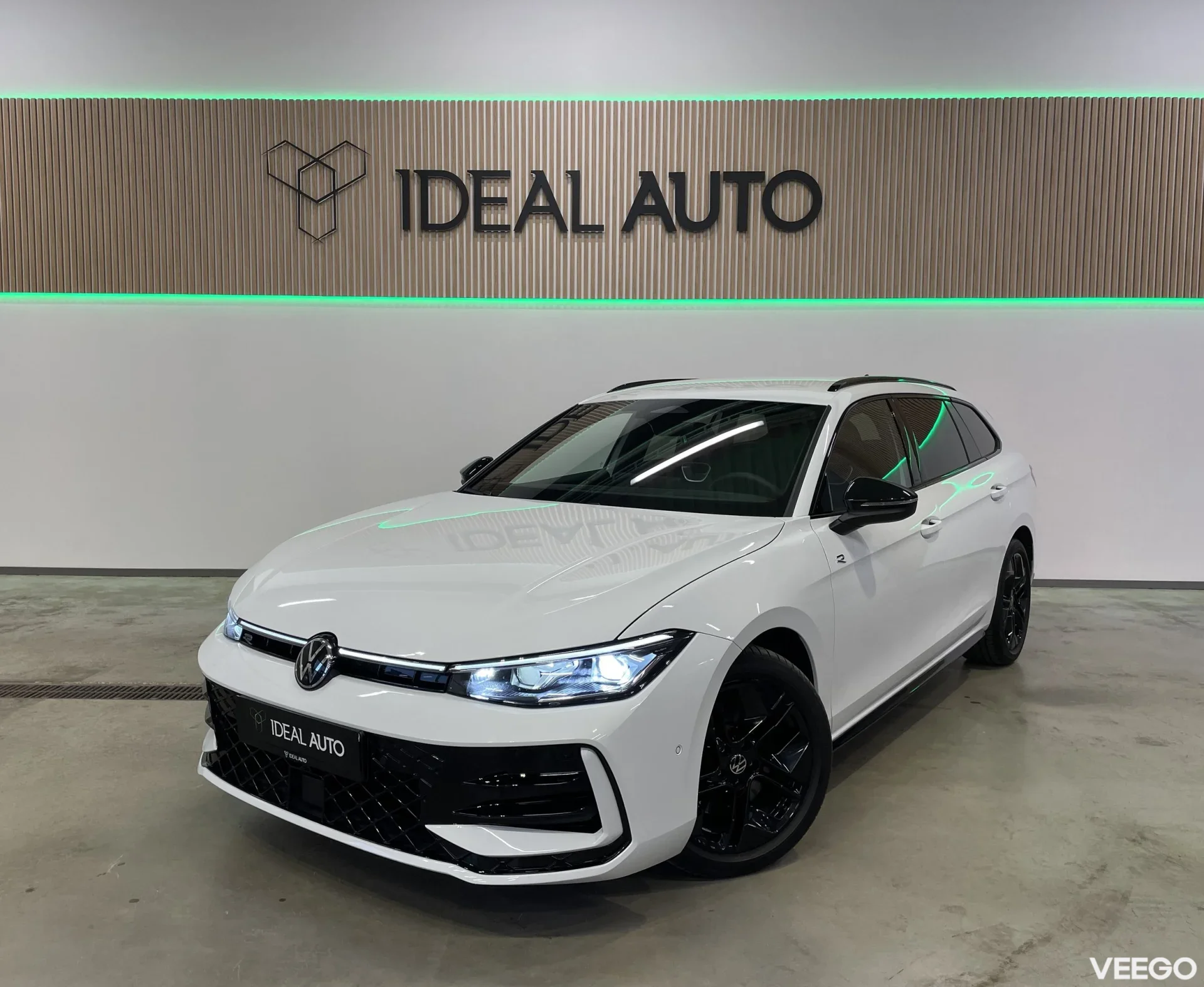 Volkswagen Passat Variant 4Motion R-Line Black Style 2 142kW