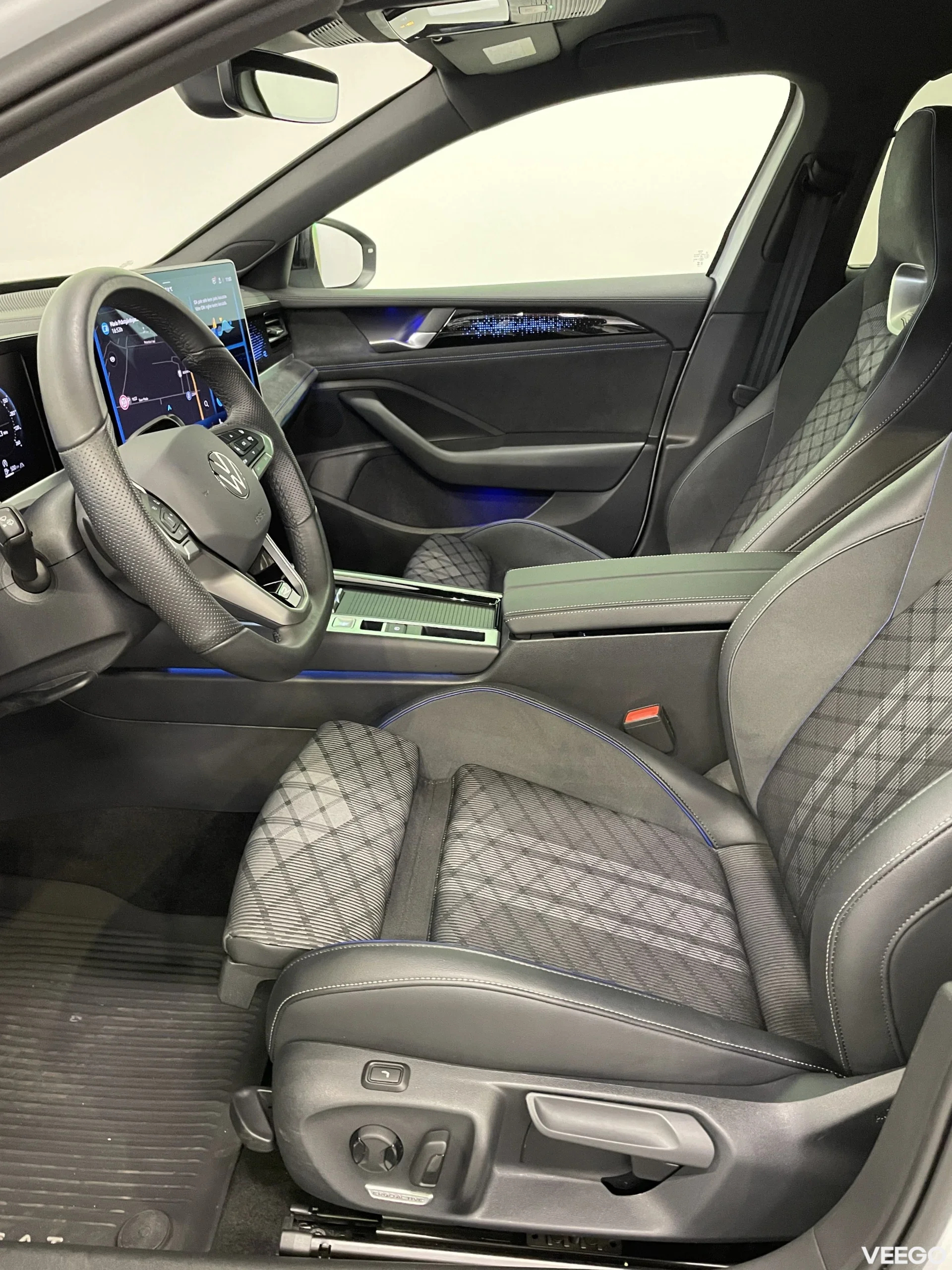 Volkswagen Passat Variant 4Motion R-Line Black Style 2 142kW