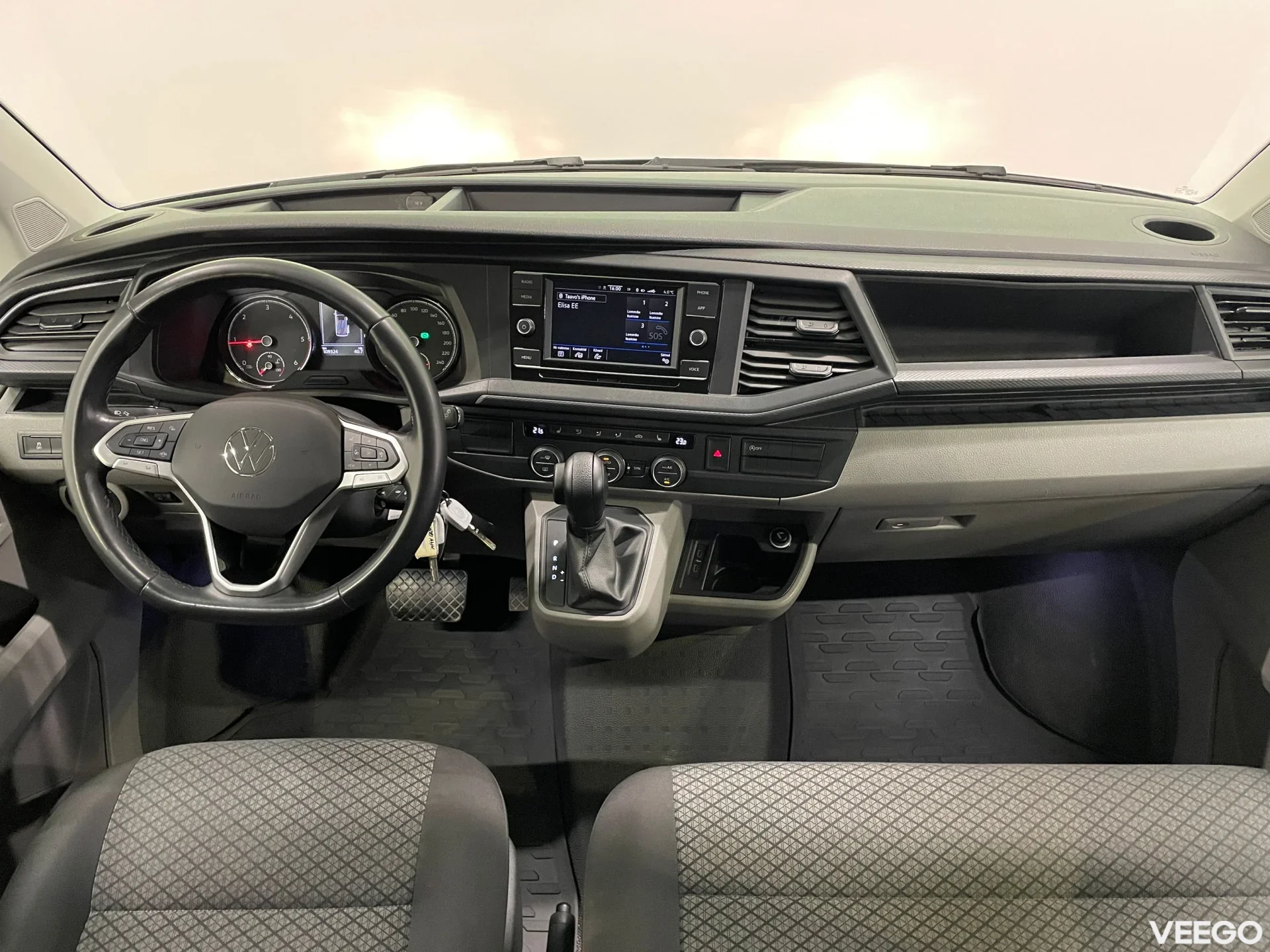 Volkswagen Caravelle T6.1 Lang Trendline DSG 2 110kW