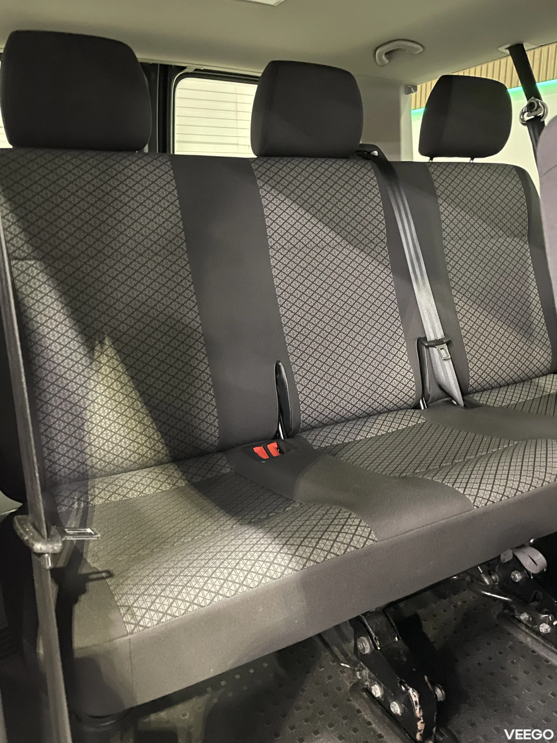 Volkswagen Caravelle T6.1 Lang Trendline DSG 2 110kW