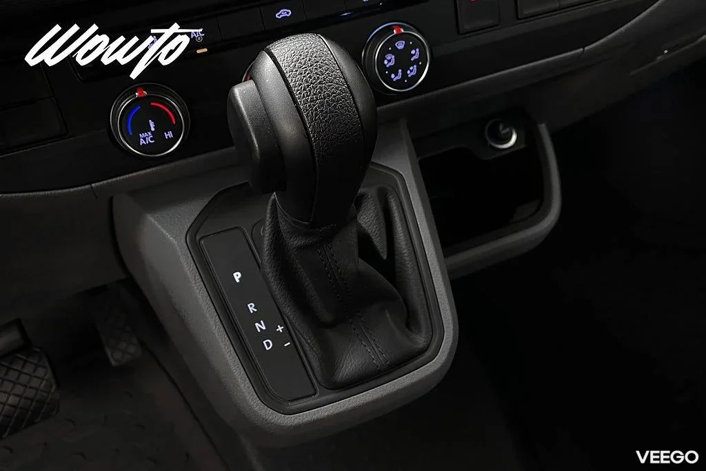 Volkswagen Transporter Kombi 2.0 TDI DSG 150HK L2 5-Sits 110kW