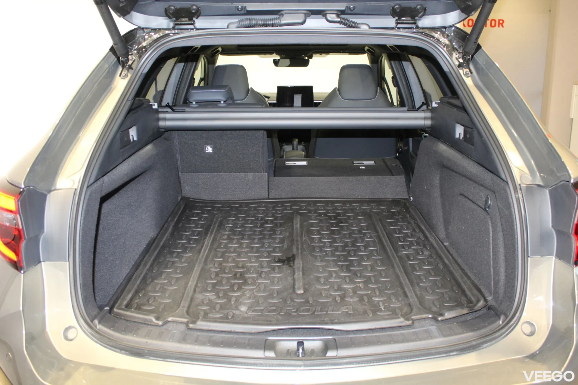 Toyota Corolla Touring Sports Luxury 2 112kW