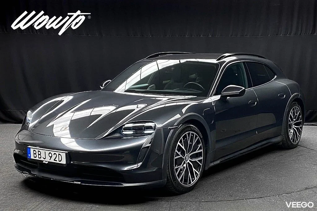 Porsche Taycan 4 Cross Turismo 381HK /Pano /Bose /Moms 280kW