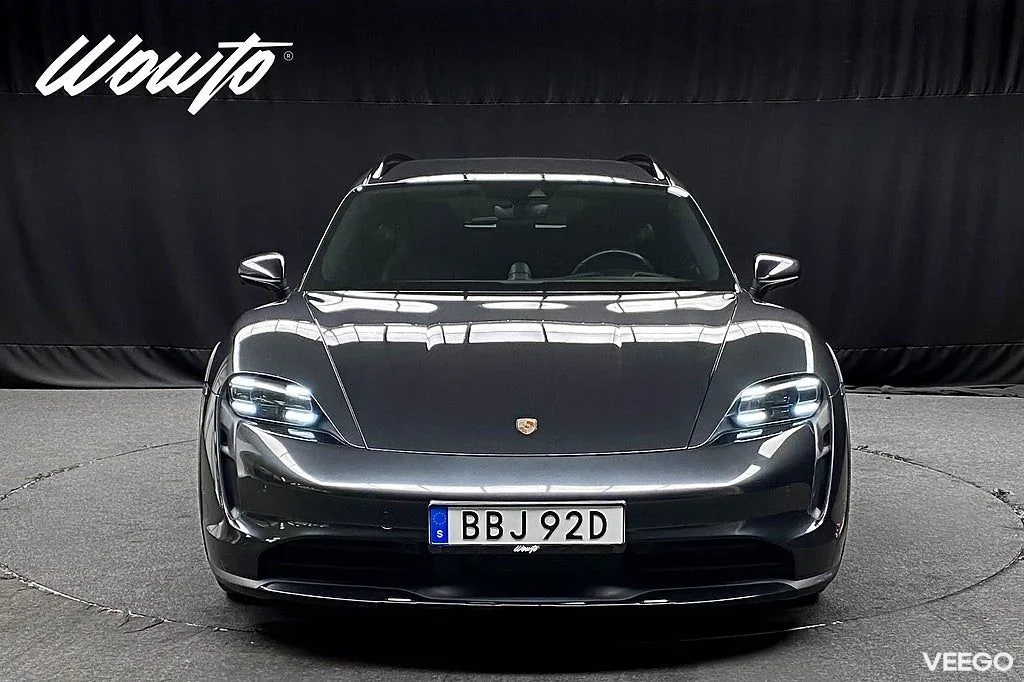 Porsche Taycan 4 Cross Turismo 381HK /Pano /Bose /Moms 280kW