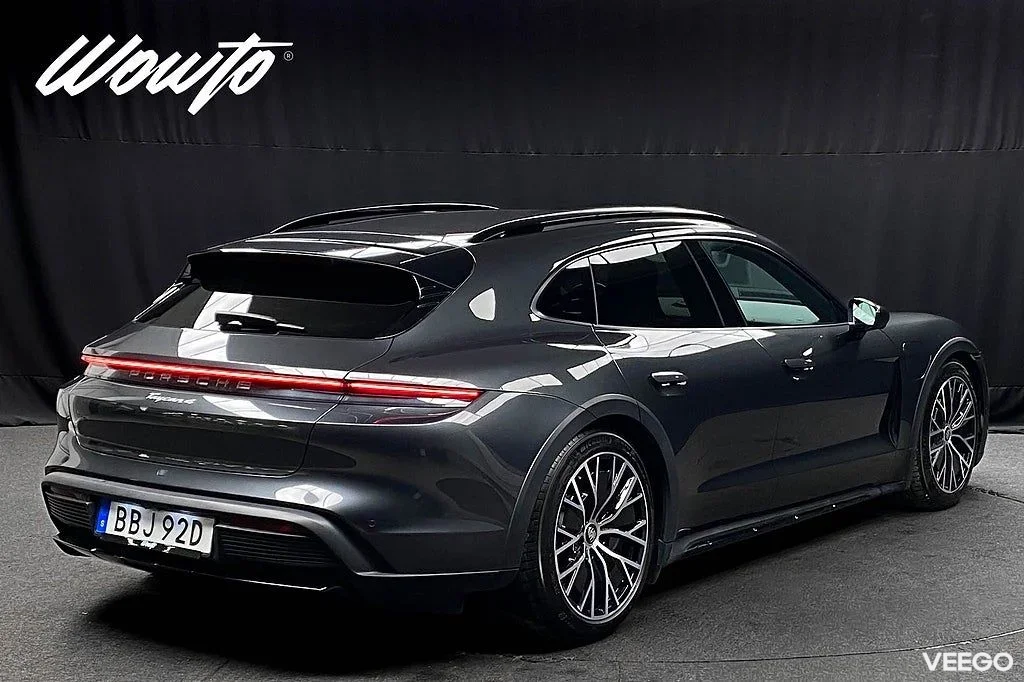 Porsche Taycan 4 Cross Turismo 381HK /Pano /Bose /Moms 280kW