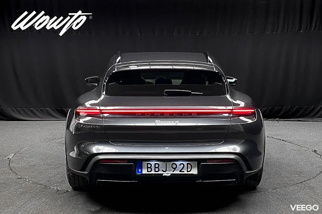 Porsche Taycan 4 Cross Turismo 381HK /Pano /Bose /Moms 280kW