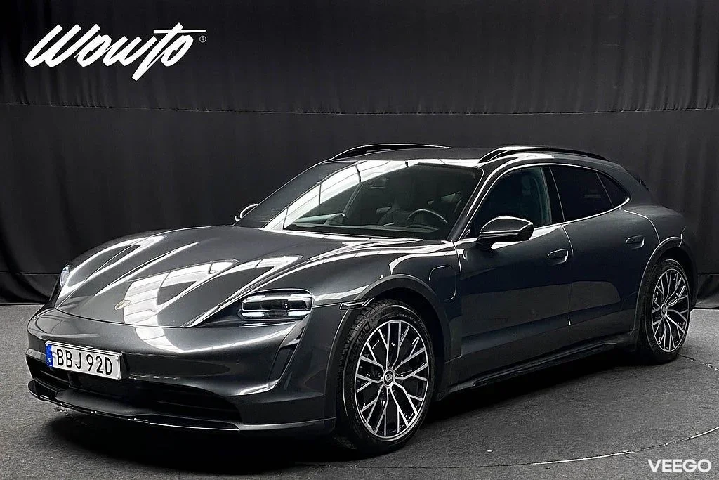 Porsche Taycan 4 Cross Turismo 381HK /Pano /Bose /Moms 280kW