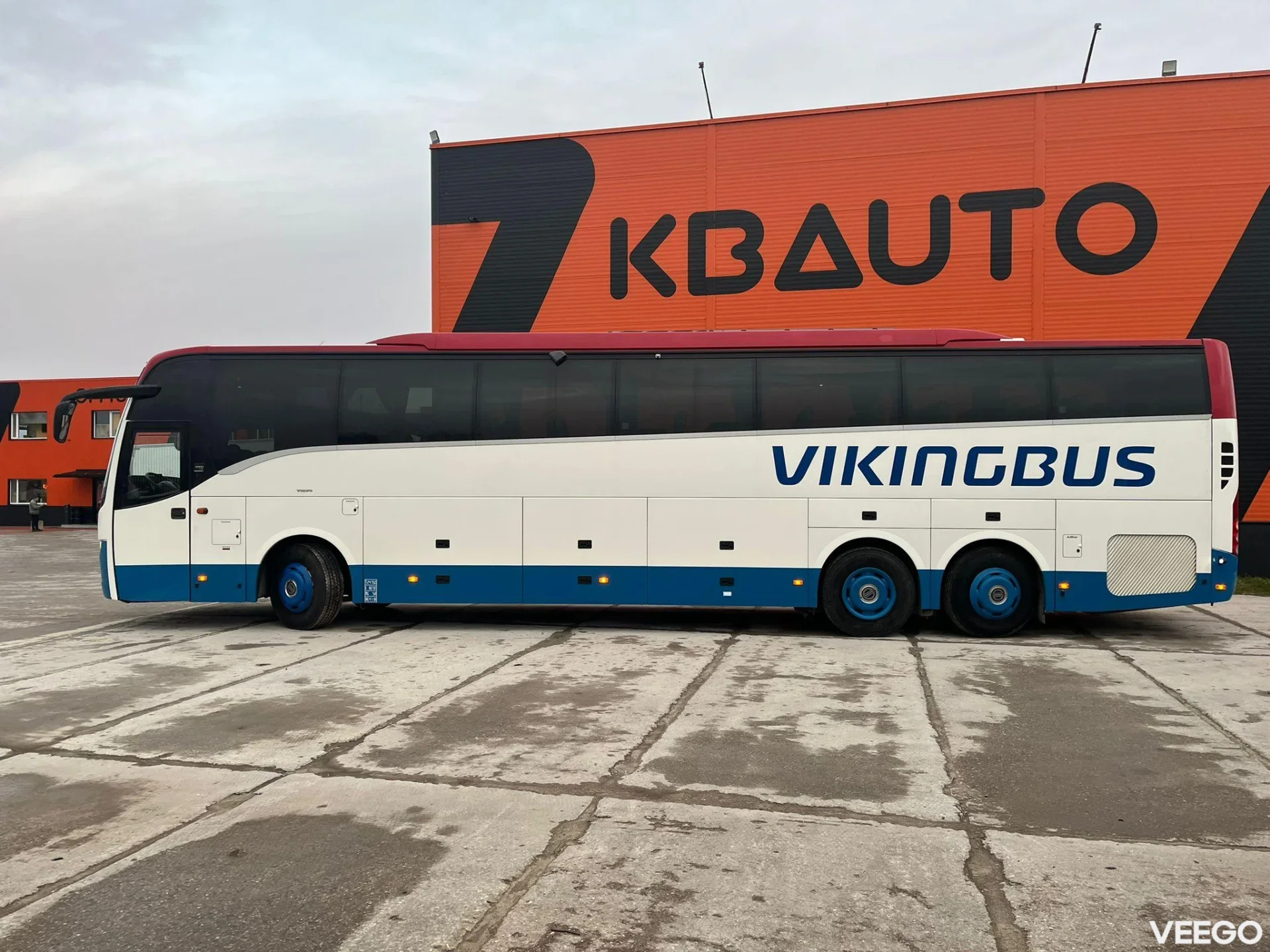 Volvo B11R 58 SEATS / AC / AUXILIARY HEATING / WC  345kW