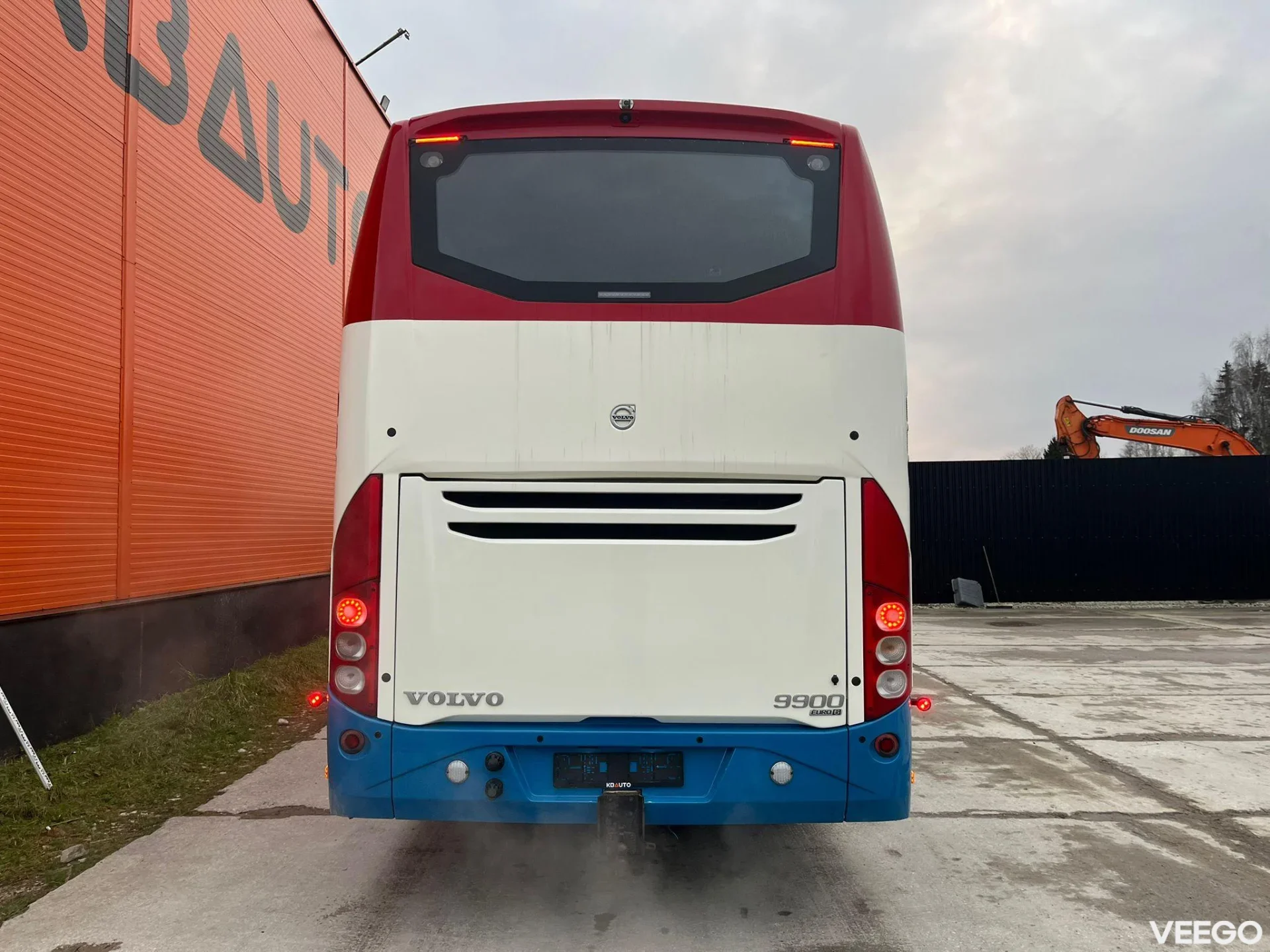 Volvo B11R 58 SEATS / AC / AUXILIARY HEATING / WC  345kW