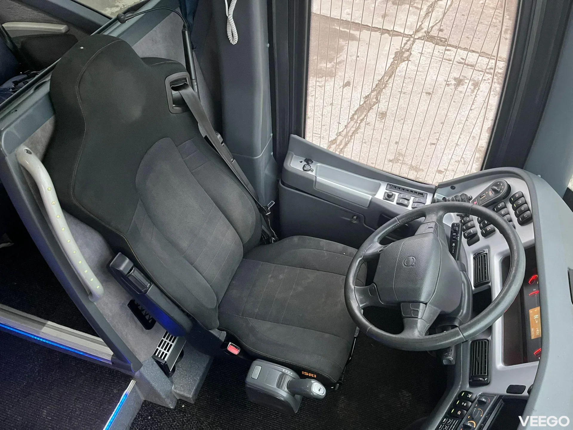 Volvo B11R 58 SEATS / AC / AUXILIARY HEATING / WC  345kW