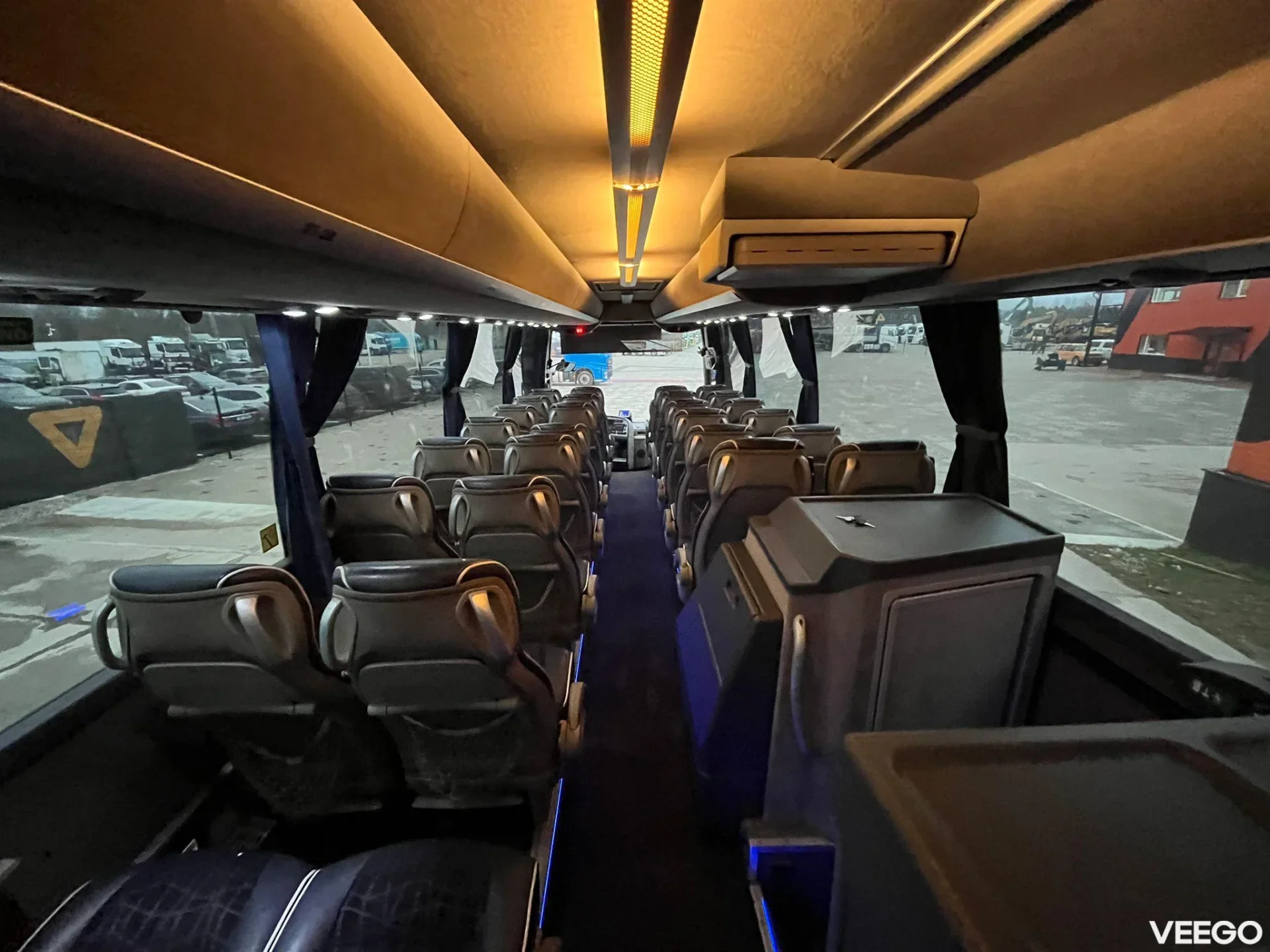 Volvo B11R 58 SEATS / AC / AUXILIARY HEATING / WC  345kW
