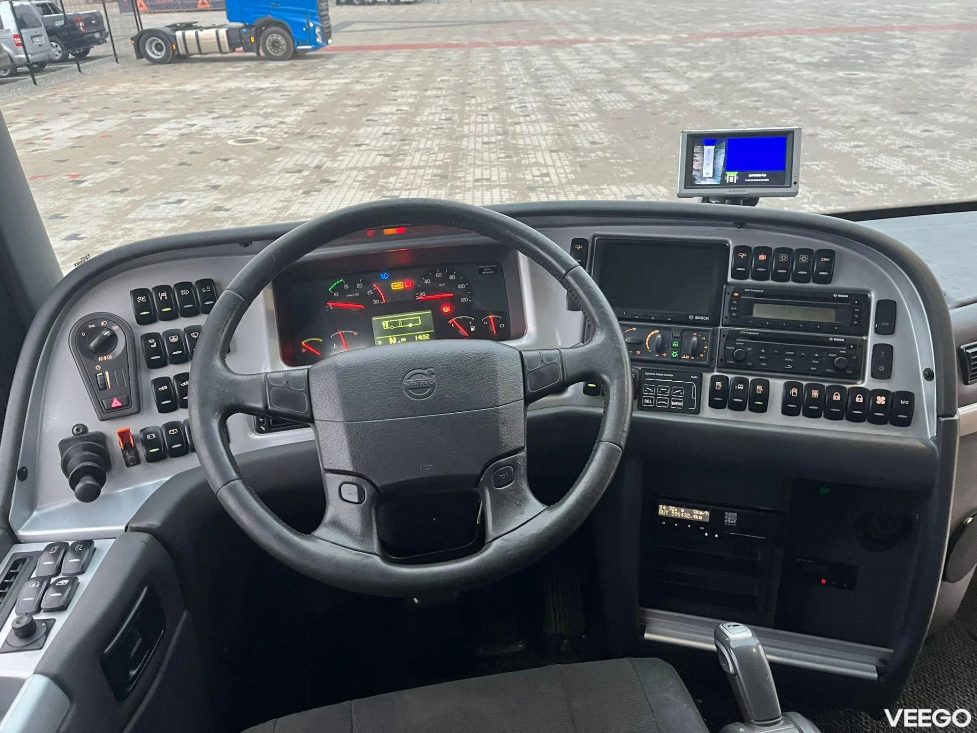 Volvo B11R 58 SEATS / AC / AUXILIARY HEATING / WC  345kW