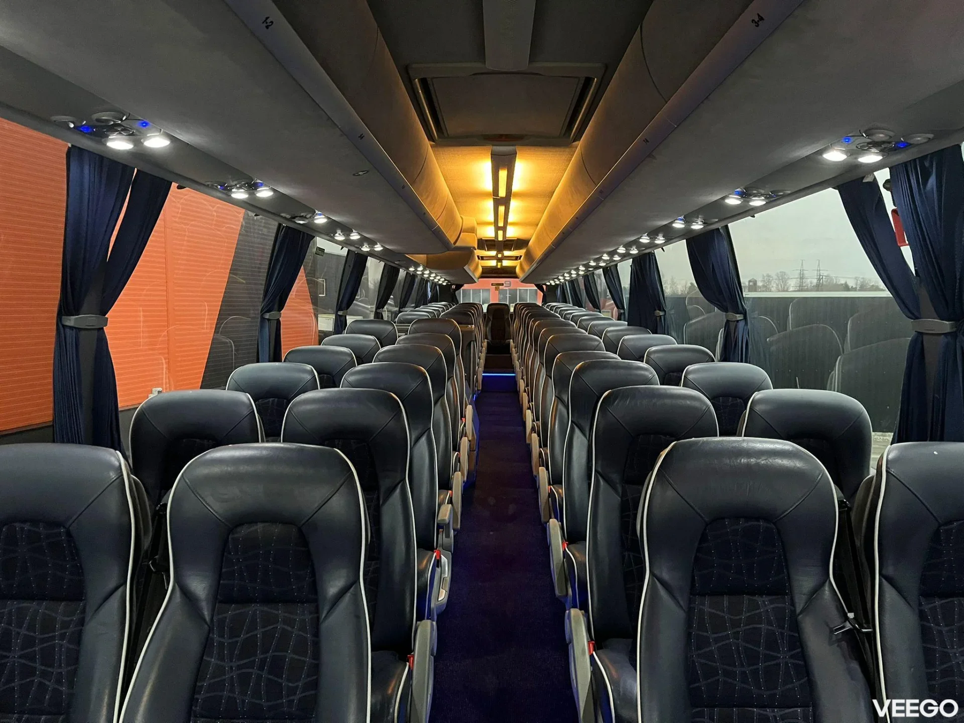 Volvo B11R 58 SEATS / AC / AUXILIARY HEATING / WC  345kW