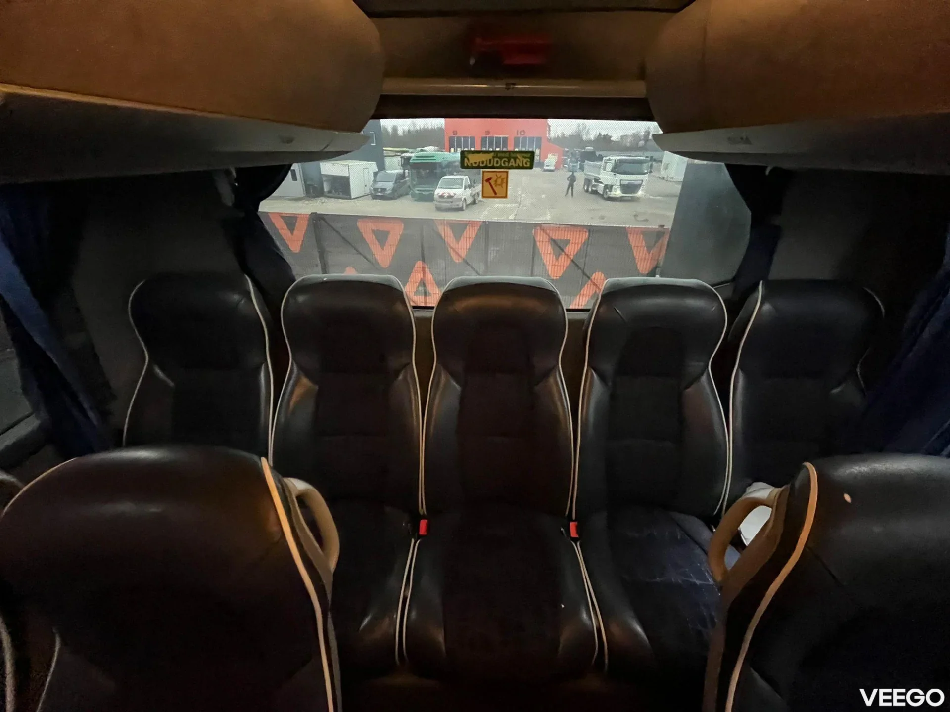 Volvo B11R 58 SEATS / AC / AUXILIARY HEATING / WC  345kW