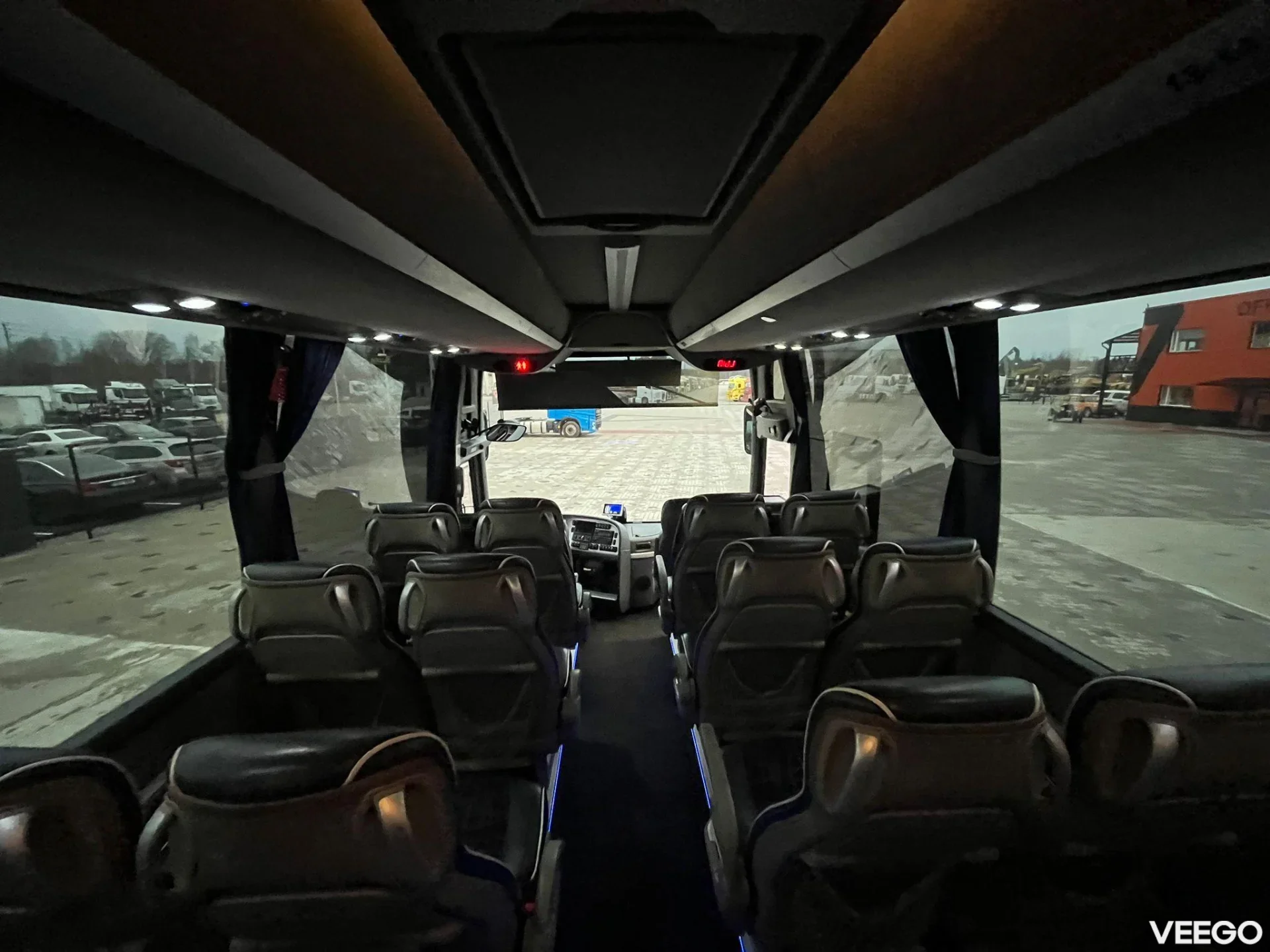 Volvo B11R 58 SEATS / AC / AUXILIARY HEATING / WC  345kW