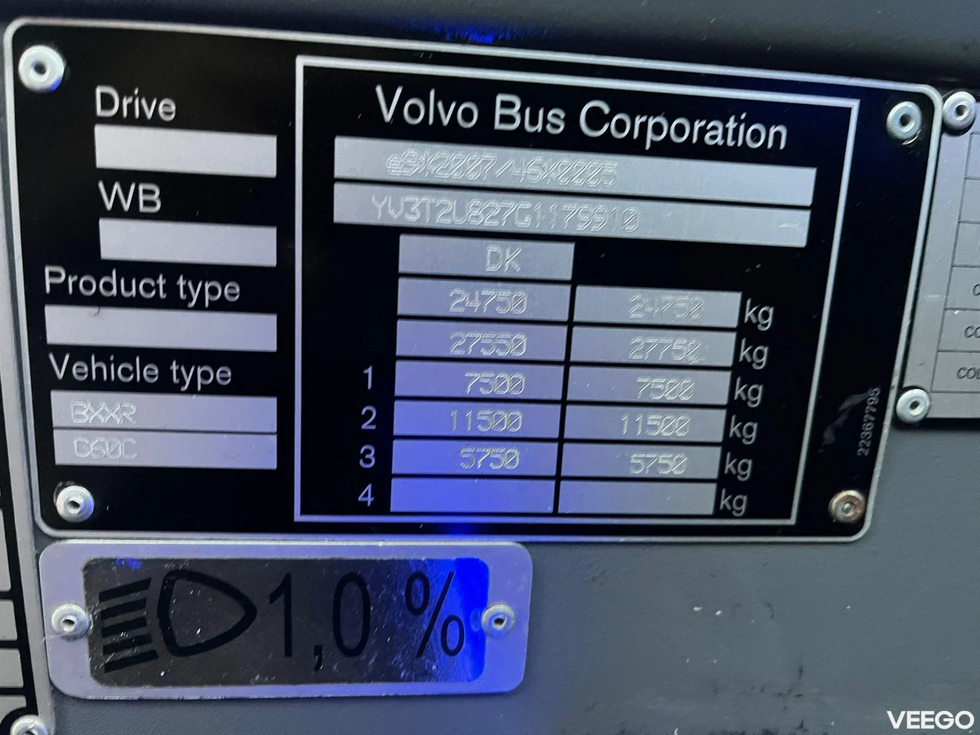 Volvo B11R 58 SEATS / AC / AUXILIARY HEATING / WC  345kW