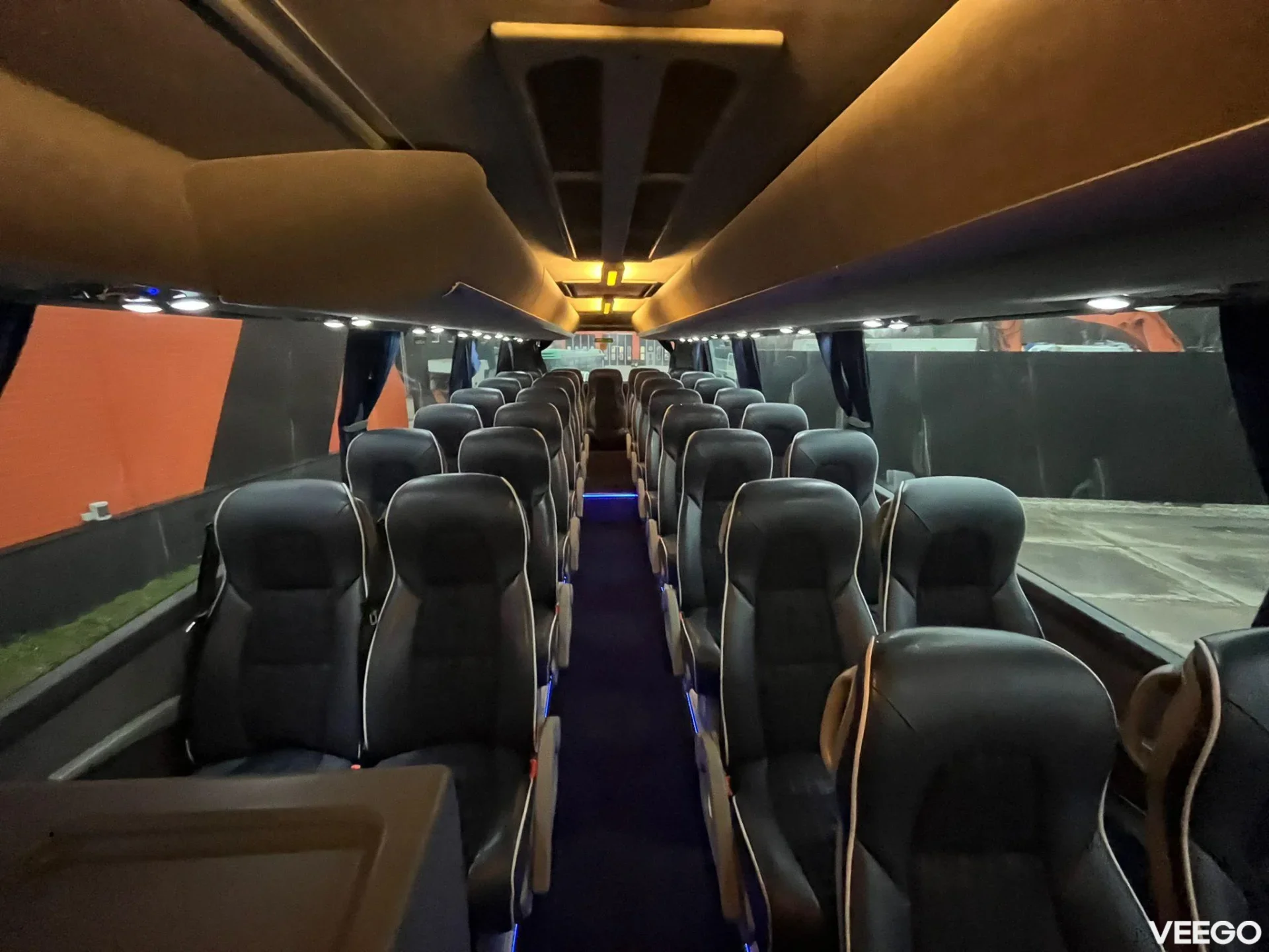 Volvo B11R 58 SEATS / AC / AUXILIARY HEATING / WC  345kW