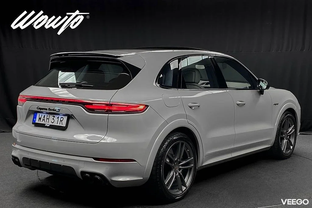 Porsche Cayenne Turbo S E-Hybrid 680 /Carbon Design /Se Spec 500kW