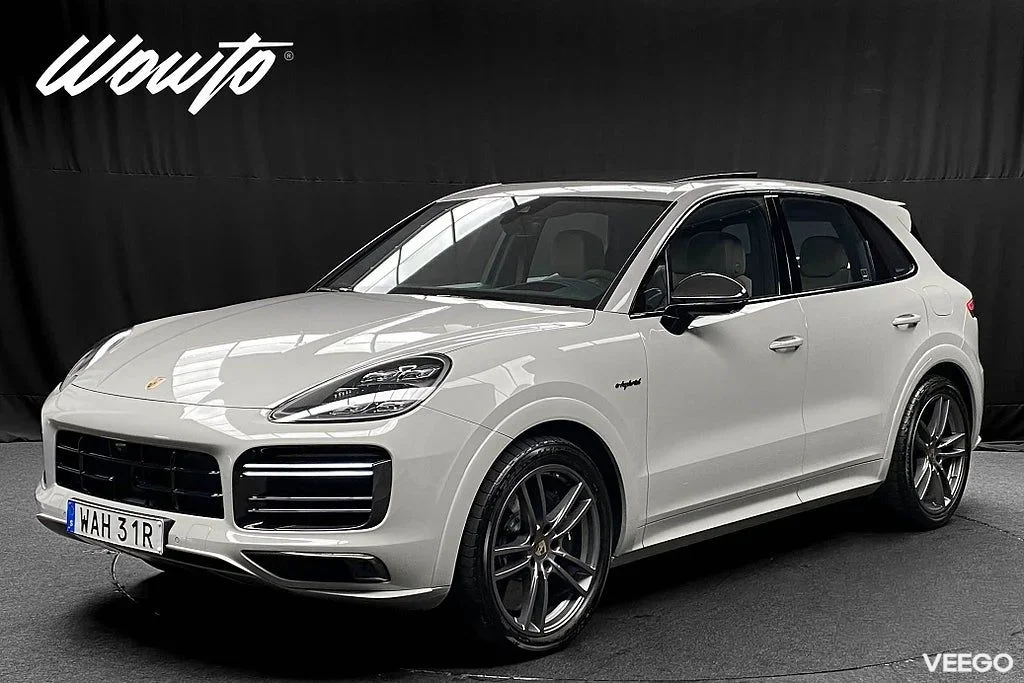 Porsche Cayenne Turbo S E-Hybrid 680 /Carbon Design /Se Spec 500kW