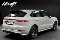 Porsche Cayenne Turbo S E-Hybrid 680 /Carbon Design /Se Spec 500kW thumbnail