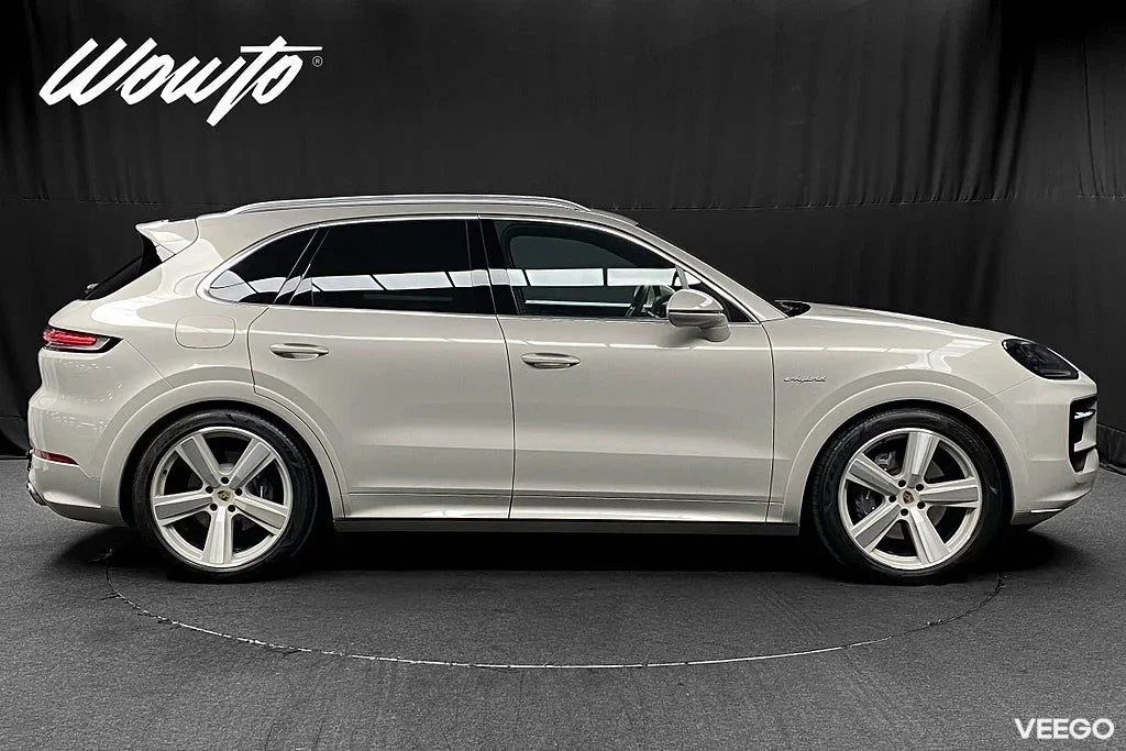 Porsche Cayenne E-Hybrid 470HK /18-Vägs /Pano /Bose /Se Spec/4.95% 346kW