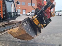 Hitachi ZX135 US-6 Engcon 79kW thumbnail