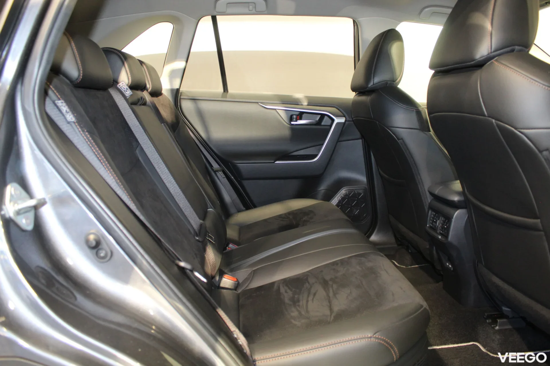 Toyota RAV4 Luxury Plus 4WD 2.5 131kW