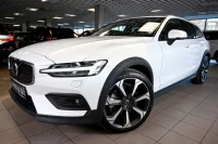 Volvo V60 Cross Country AWD LUXURY+ B&W ULTIMATE BRIGHT XENIUM 2 184kW thumbnail