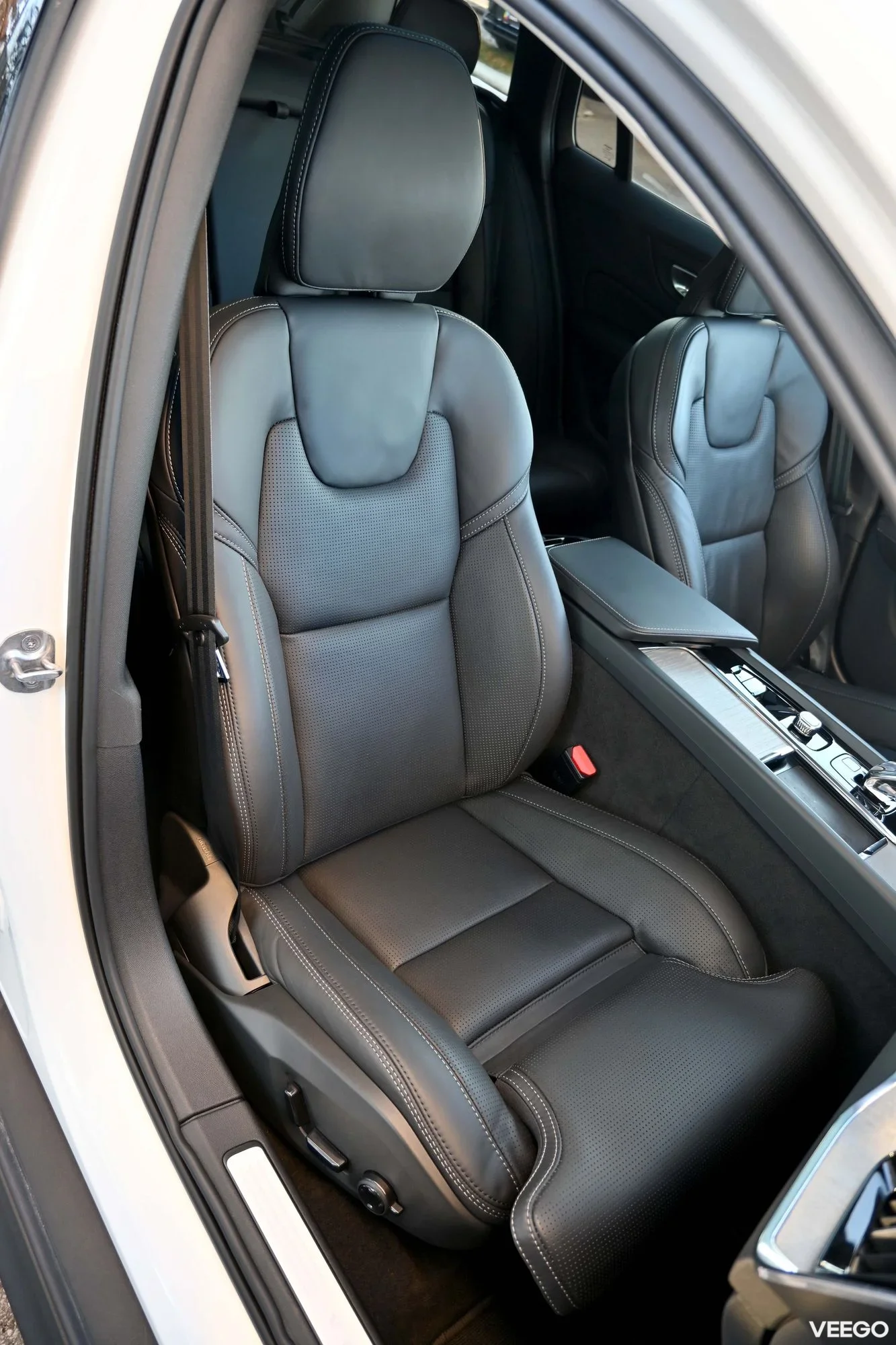 Volvo V60 Cross Country AWD LUXURY+ B&W ULTIMATE BRIGHT XENIUM 2 184kW