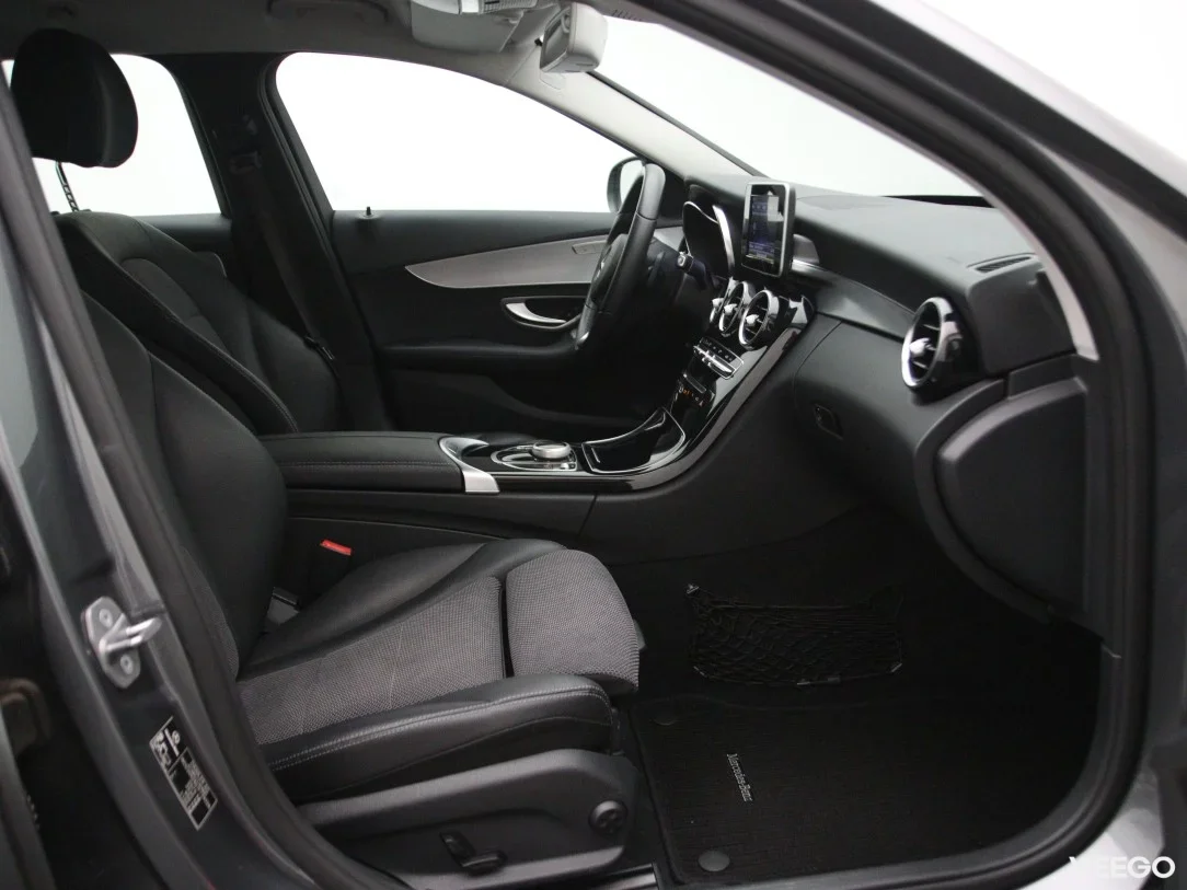 Mercedes-Benz C180 1.6 115kW