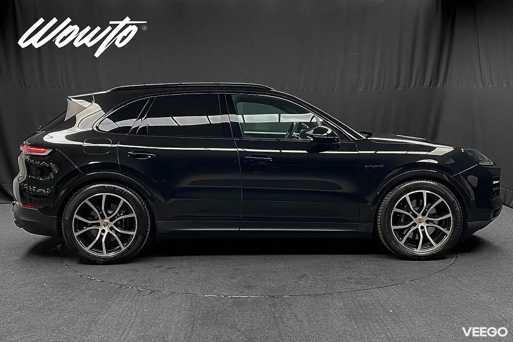 Porsche Cayenne E-Hybrid 470HK /Bakaxelstyrning /HuD/Se Spec 346kW