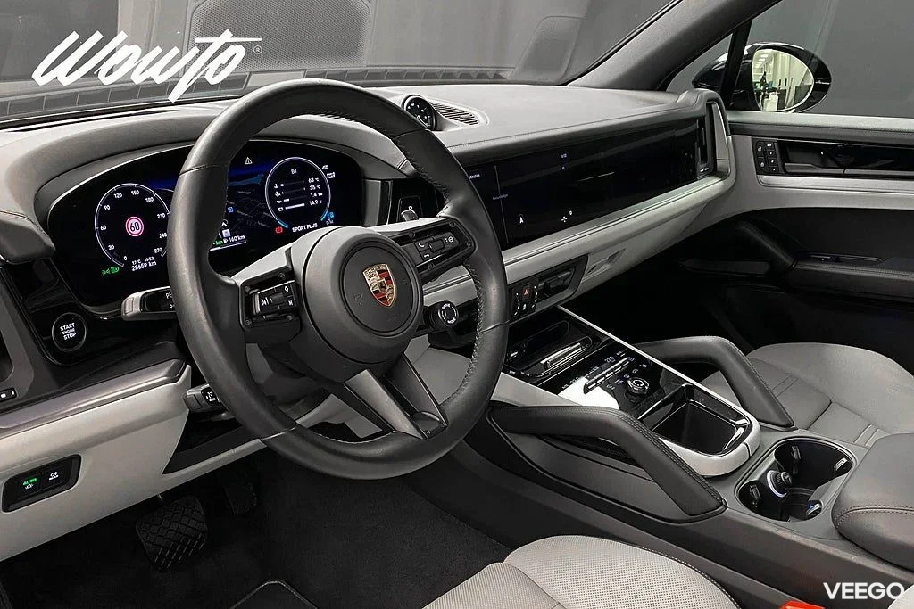 Porsche Cayenne E-Hybrid 470HK /Bakaxelstyrning /HuD/Se Spec 346kW