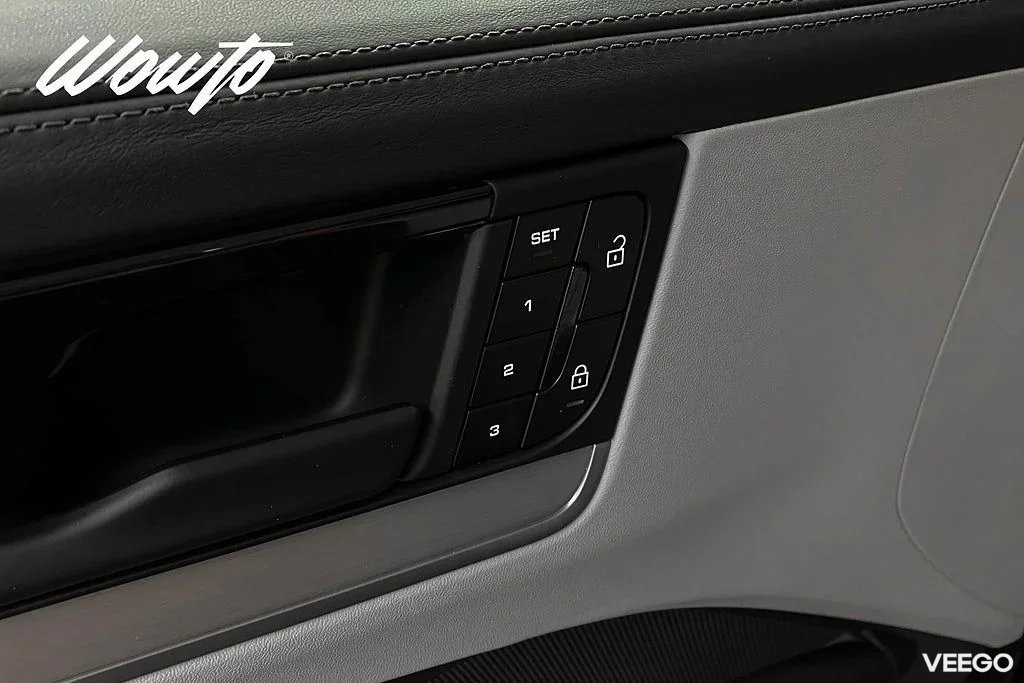 Porsche Cayenne E-Hybrid 470HK /Bakaxelstyrning /HuD/Se Spec 346kW