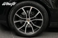 Porsche Cayenne E-Hybrid 470HK /Bakaxelstyrning /HuD/Se Spec 346kW thumbnail