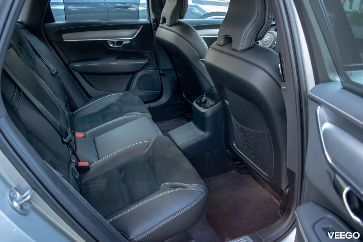 Volvo V90 T8 R-Design DARK Long Range 2 335kW