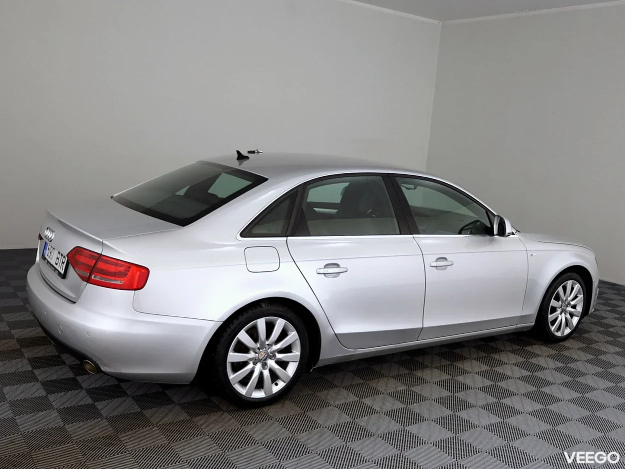 Audi A4 2.7 141kW
