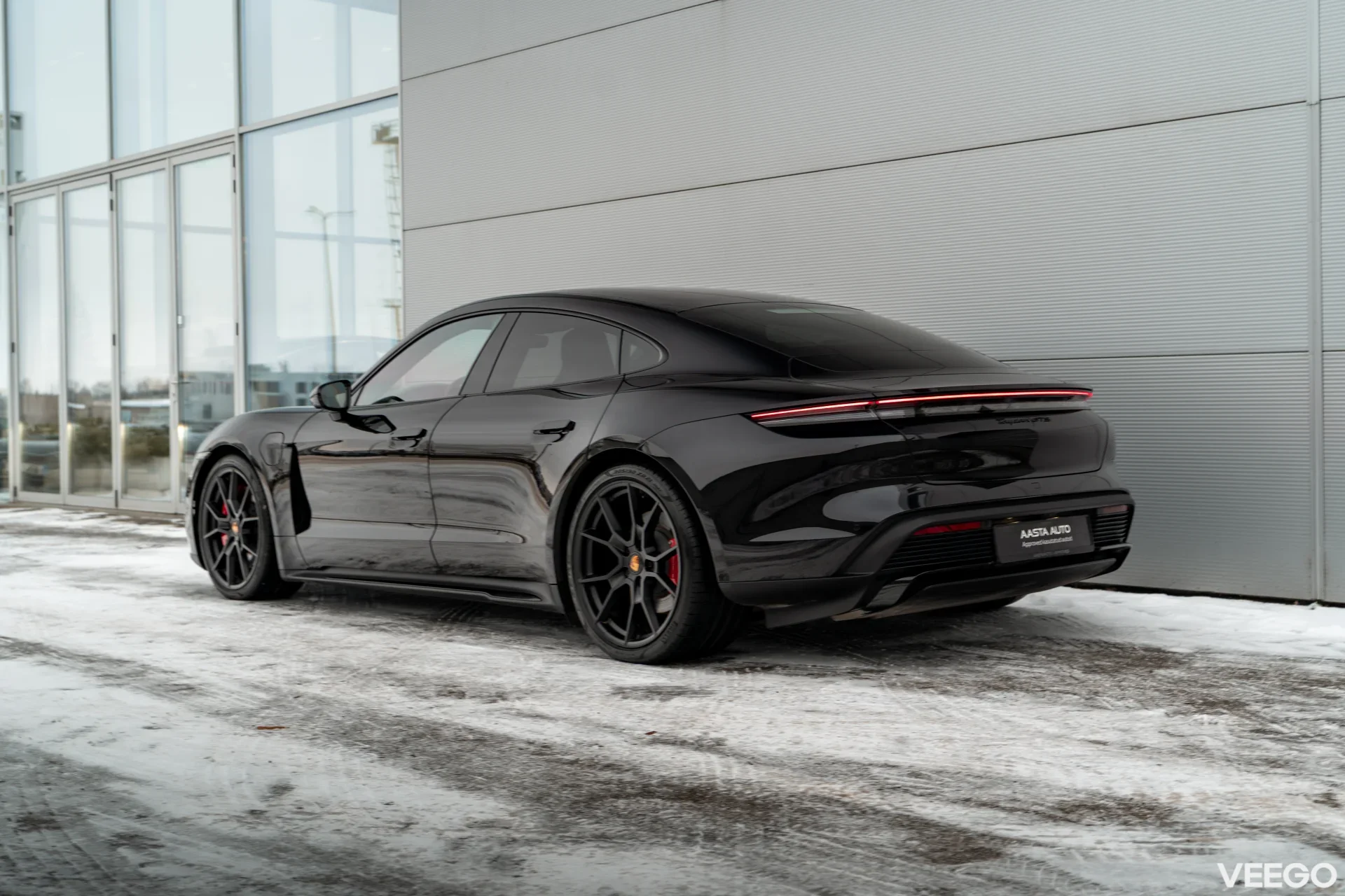 Porsche Taycan 440kW