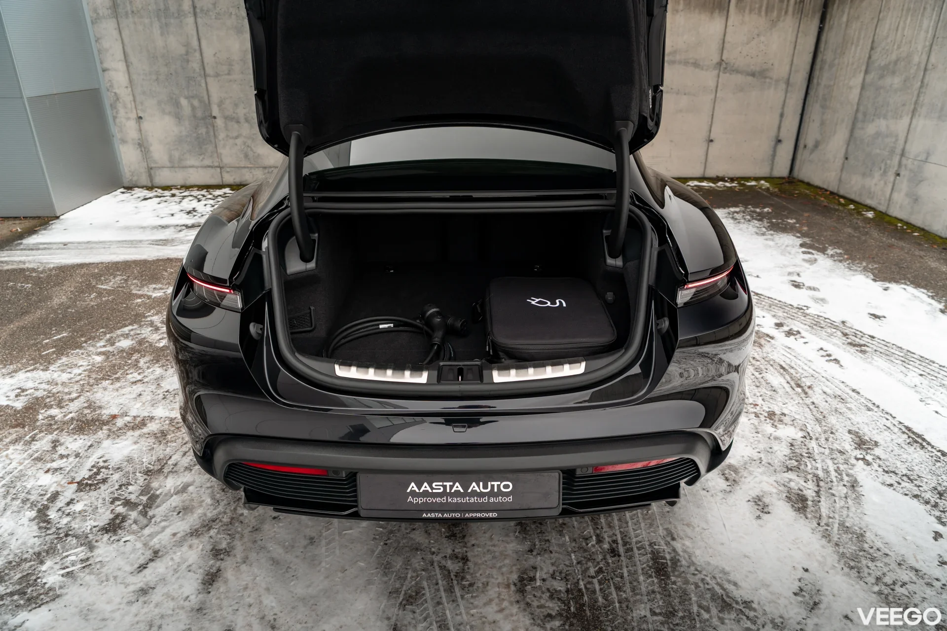 Porsche Taycan 440kW