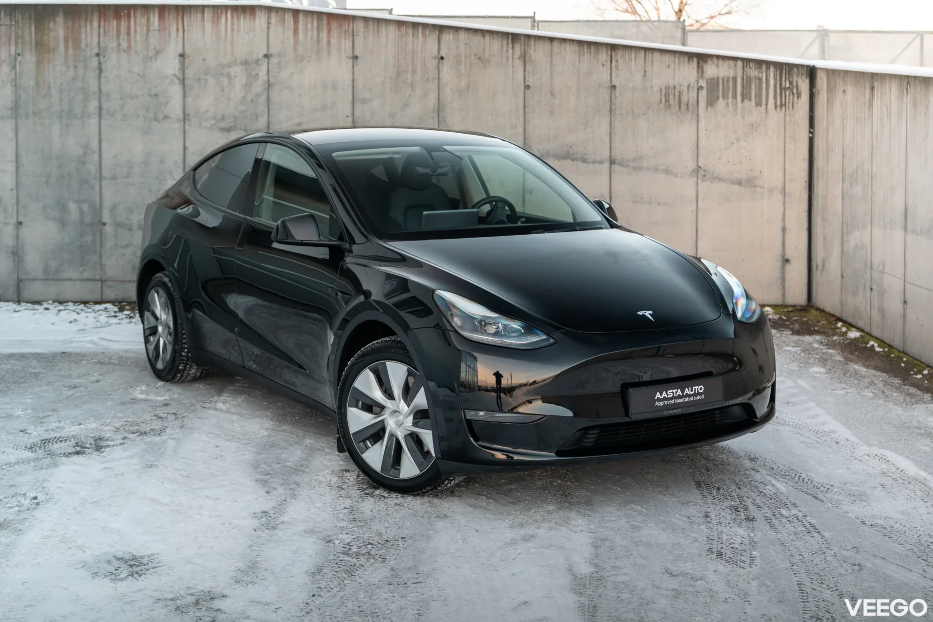 Tesla Model Y   Long Range Dual Motor AWD 378kW