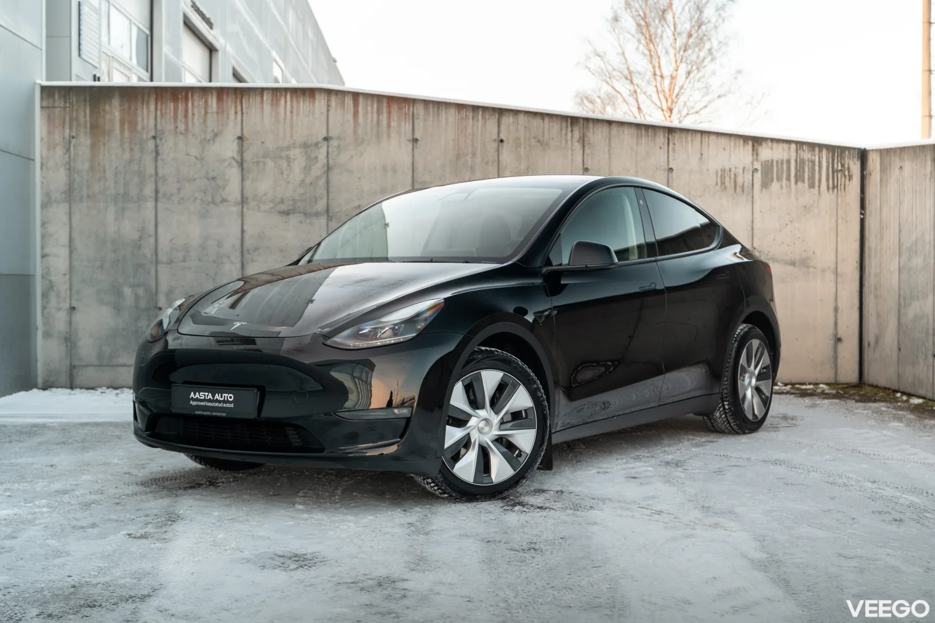 Tesla Model Y   Long Range Dual Motor AWD 378kW