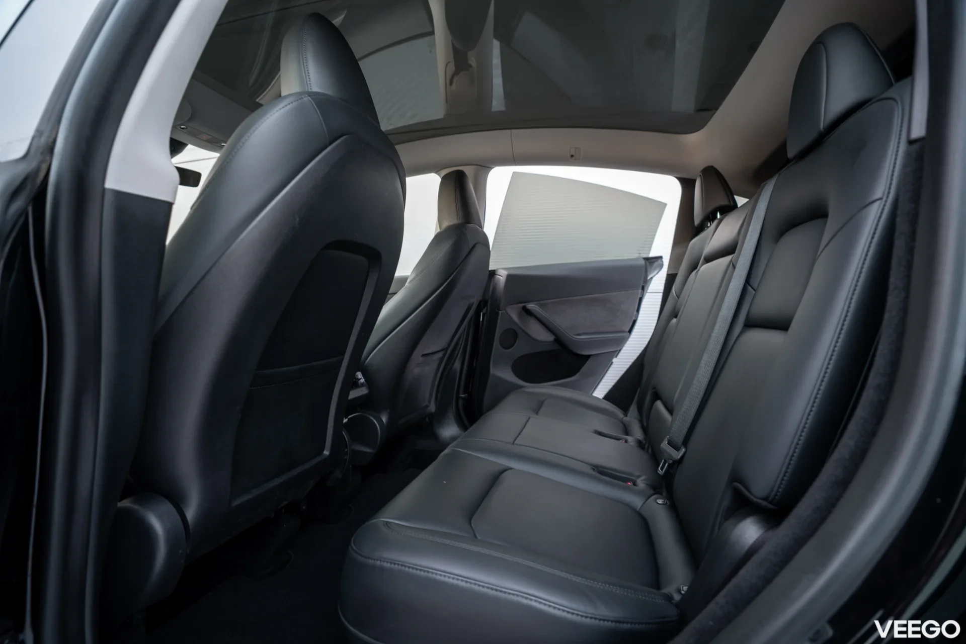 Tesla Model Y   Long Range Dual Motor AWD 378kW