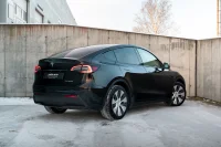 Tesla Model Y   Long Range Dual Motor AWD 378kW thumbnail