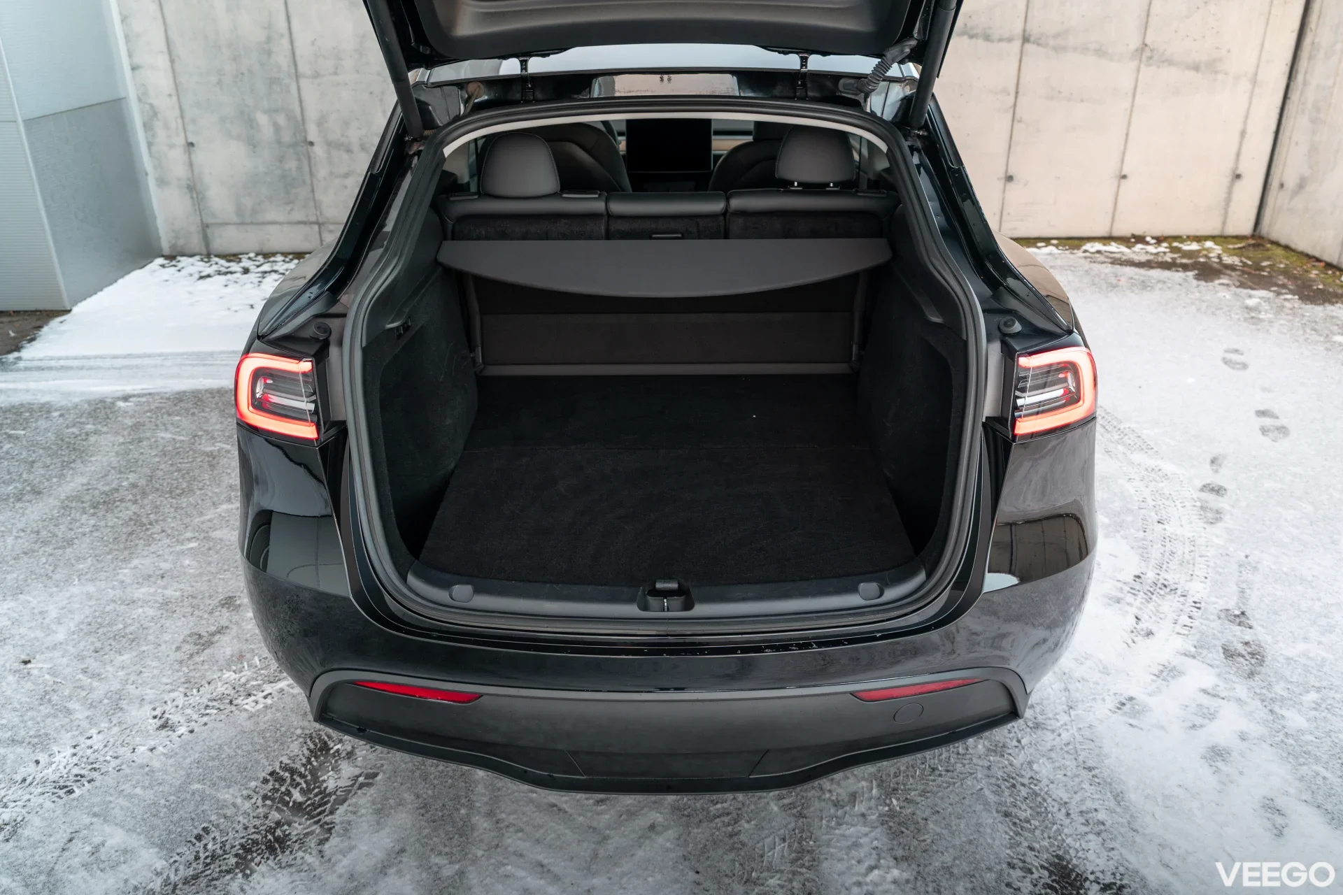Tesla Model Y   Long Range Dual Motor AWD 378kW